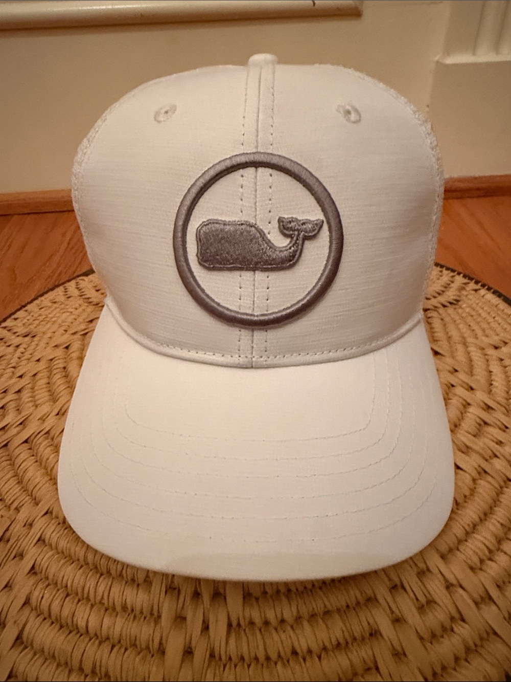 Vineyard Vines White‎ Whale Dot Performance Trucker Hat Snapback